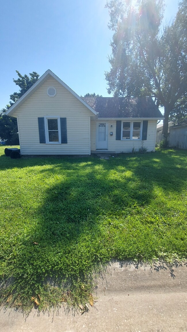 property at 1502 N Olive St