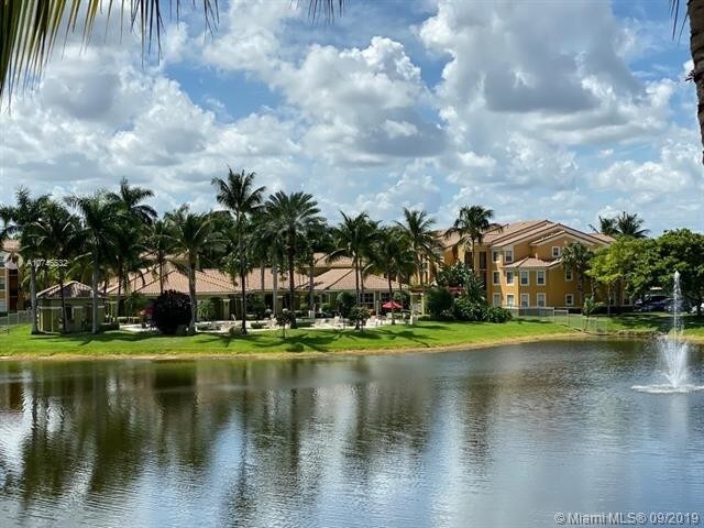 2160 E Preserve Way-Unit -302 in Miramar, FL - Building Photo - Building Photo