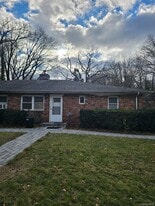 414 Main St in Northport, NY - Building Photo