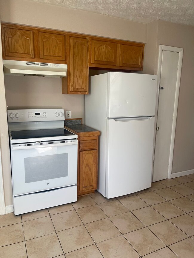 20751 Bowling Green Rd in Maple Heights, OH - Building Photo - Building Photo