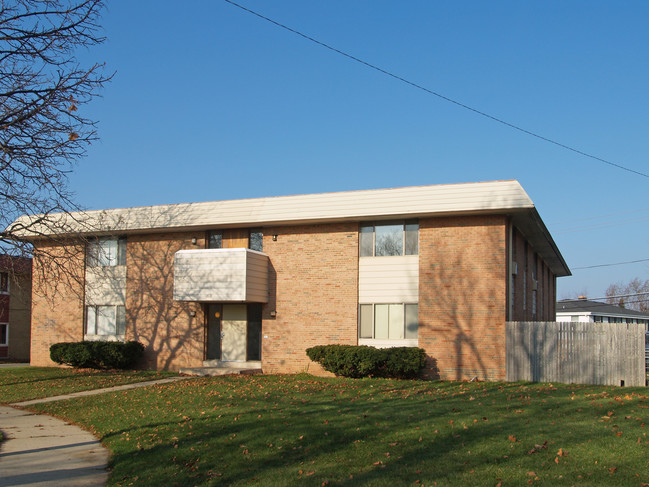 1910 Madera St in Waukesha, WI - Building Photo - Building Photo