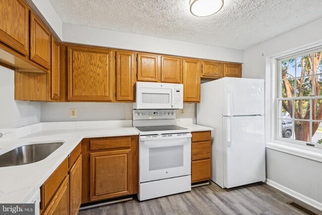 8549 Blackfoot Ct in Lorton, VA - Building Photo - Building Photo