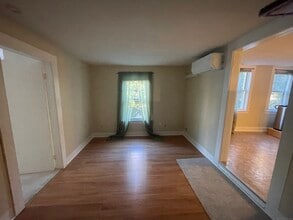 42 Fisher Hill Rd in Glastonbury, CT - Building Photo - Building Photo