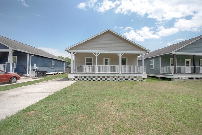 property at 1612 W Willis St