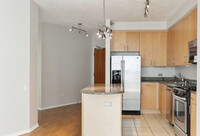 600 N Kingsbury St, Unit 806 in Chicago, IL - Building Photo - Building Photo