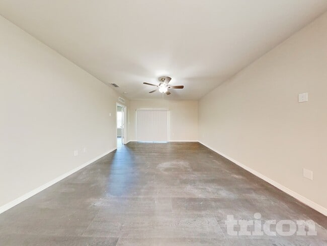 4447 Blue Rock Dr in Sanford, FL - Foto de edificio - Building Photo