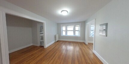 1653 Commonwealth Ave, Unit 12 in Boston, MA - Foto de edificio - Building Photo