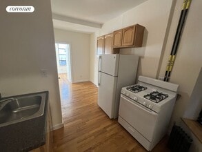 350 E 91st St in New York, NY - Building Photo - Building Photo