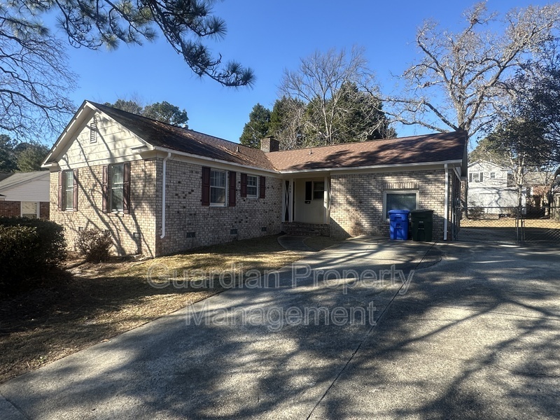 459 Bay Shore Dr in Fayetteville, NC - Building Photo