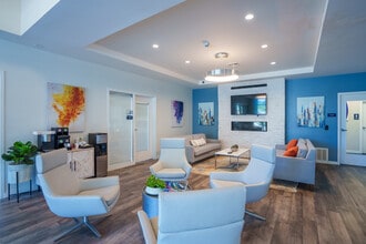 Station Square in Mansfield, MA - Foto de edificio - Lobby