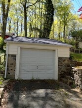 15 Laurel St in Chester, CT - Building Photo - Building Photo