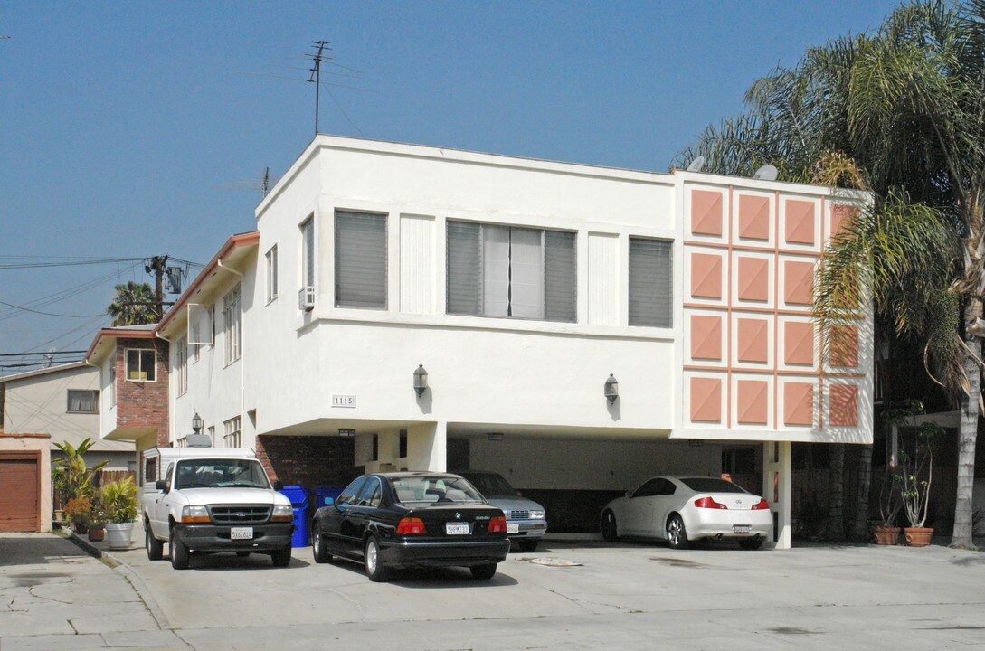 1115 S Holt Ave in Los Angeles, CA - Foto de edificio