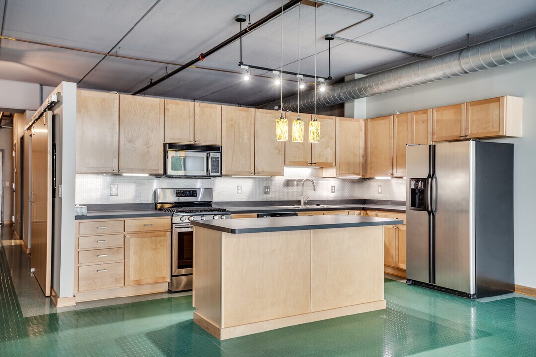 710 N 4th St, Unit 207 in Minneapolis, MN - Building Photo