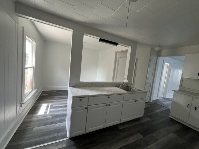 20 Livingston St, Unit 2 in Catskill, NY - Building Photo - Building Photo