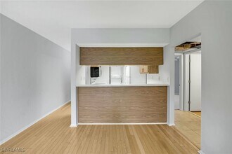 35 Greenbrier St in Marco Island, FL - Building Photo - Building Photo