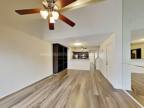 13215 Emily Rd in Dallas, TX - Building Photo - Building Photo