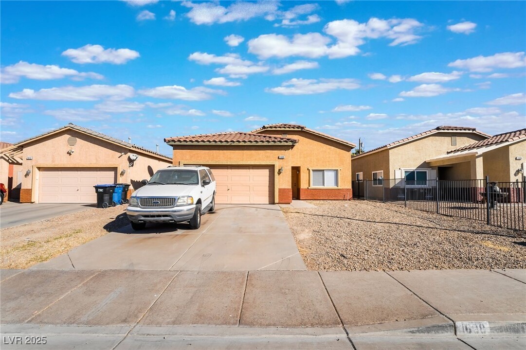 1608 Palm St in Henderson, NV - Building Photo