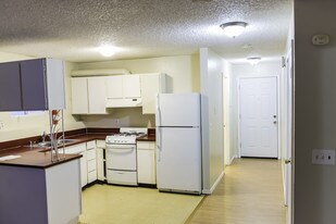 1402 W 27th Ave, Unit 8 in Anchorage, AK - Building Photo
