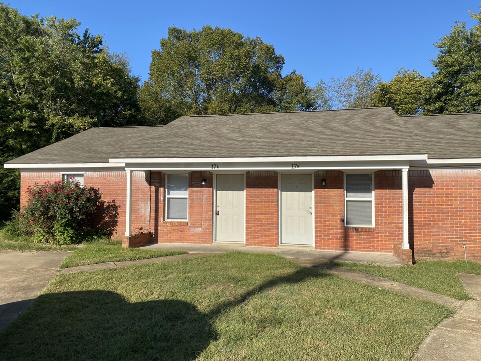 17 Tricia Cv, Unit L in Jackson, TN - Foto de edificio