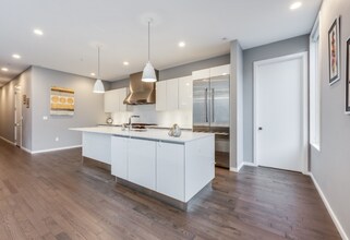 14 I St, Unit 3 in Boston, MA - Building Photo - Building Photo