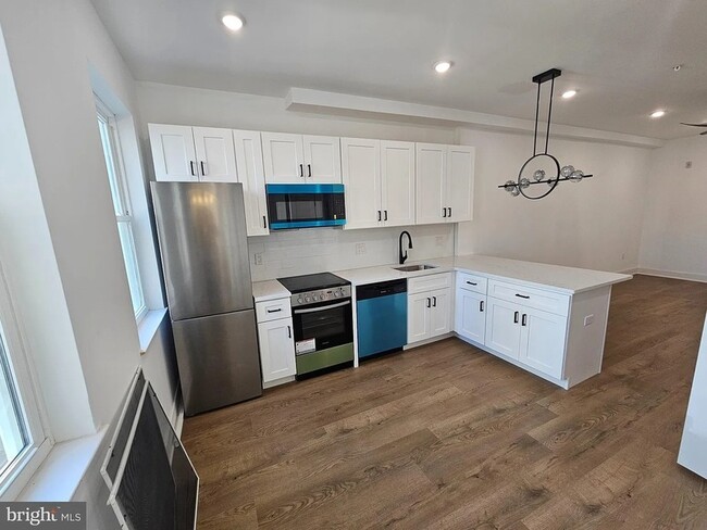 2234 Frankford Ave in Philadelphia, PA - Building Photo - Building Photo