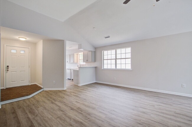 107 Timberline Trail in North Charleston, SC - Building Photo - Building Photo
