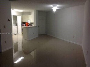 6284 NW 186th St in Hialeah, FL - Building Photo - Building Photo