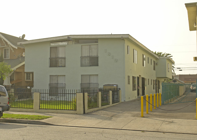 1819 S Van Ness Ave in Los Angeles, CA - Foto de edificio - Building Photo