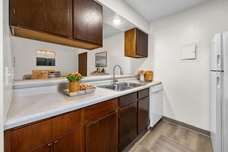 Bristol Ridge in Urbandale, IA - Foto de edificio - Building Photo