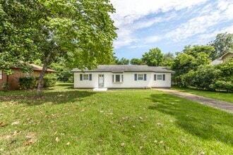 222 Lawn St in Fort Valley, GA - Building Photo - Building Photo
