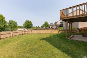 1105 Wild W Dr in Le Claire, IA - Building Photo - Building Photo