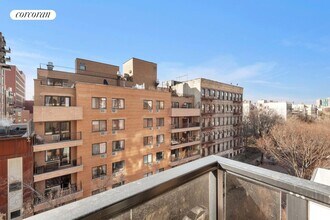 399 E 8th St in New York, NY - Building Photo - Building Photo