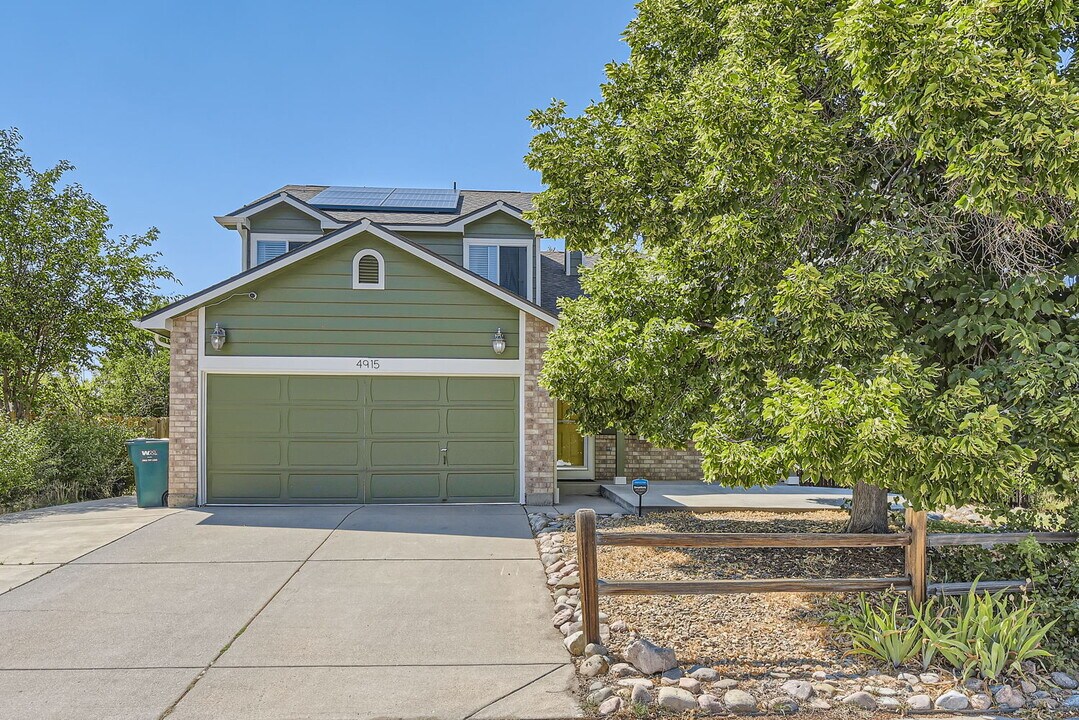 4915 S Flanders Ct in Centennial, CO - Building Photo