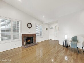 1244 Heatherview Dr in Oak Park, CA - Building Photo - Building Photo