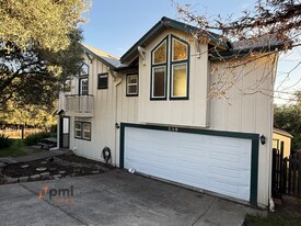 539 Palms Dr in Martinez, CA - Building Photo