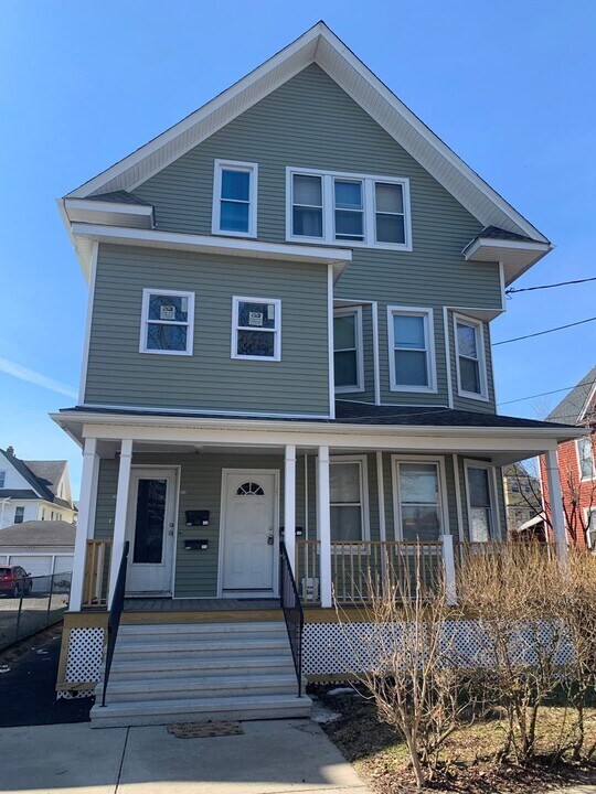 201-203-203 French St in Bridgeport, CT - Building Photo