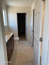 8960 W San Miguel Ave in Glendale, AZ - Foto de edificio - Building Photo