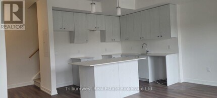 10 Palace St in Kitchener, ON - Building Photo - Building Photo