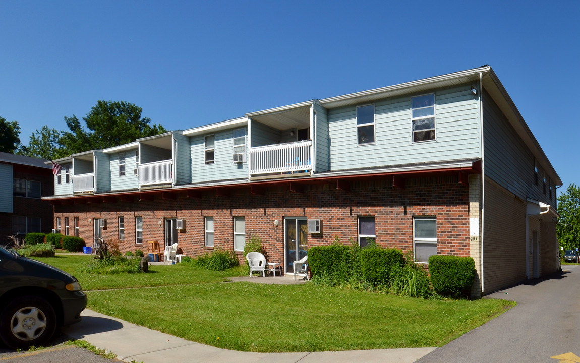 Roosevelt on Main Apartments in Tonawanda, NY - Building Photo