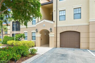 12936 Violino Ln in Naples, FL - Building Photo - Building Photo
