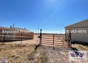 890 E Thorpe Ct in Pueblo West, CO - Foto de edificio - Building Photo