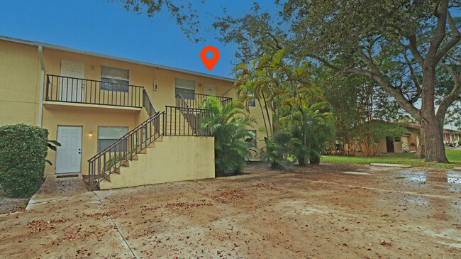 property at 720 SW Gardens Blvd