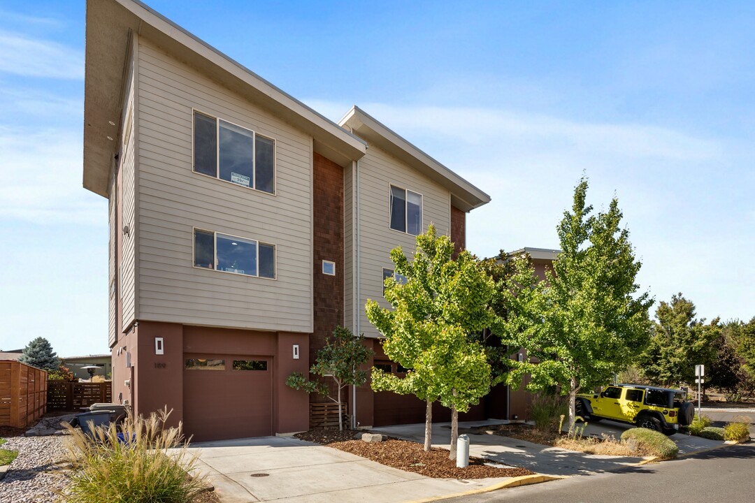 189 Eagle Crest Dr in The Dalles, OR - Foto de edificio