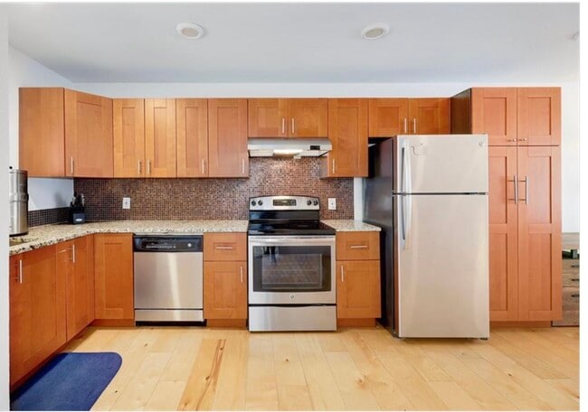 property at 909 Reinli St