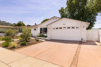 90 Rio Via in Oak View, CA - Building Photo - Building Photo