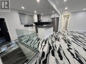 1373 Normandy Crescent in Ottawa, ON - Building Photo - Building Photo