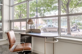 330 3rd Ave W in Seattle, WA - Foto de edificio - Building Photo