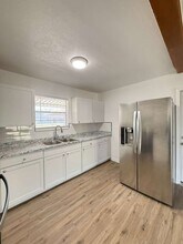 317 E Lindbergh Blvd in Universal City, TX - Building Photo - Building Photo