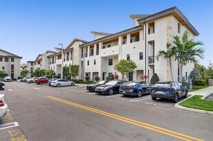 10437 NW 82nd St, Unit 5 in Doral, FL - Building Photo
