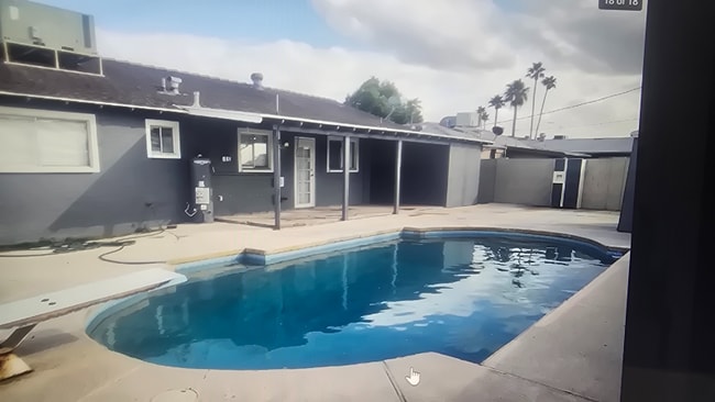 property at 506 N Hunt Dr
